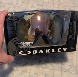 NIB Oakley Canopy Ski Snowboard Goggles Blue